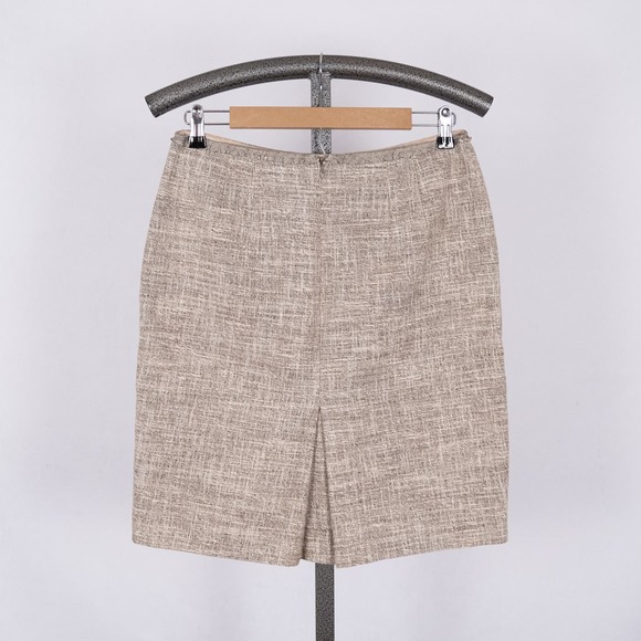 Ann Taylor Pencil Skirt Women's Size 8 Fine Italian Fabric Oatmeal Beige Neutral - Picture 2 of 5